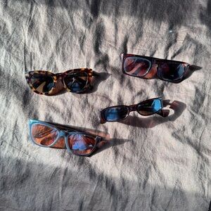 Stylish Tortoiseshell and Black Sunglasses Set
